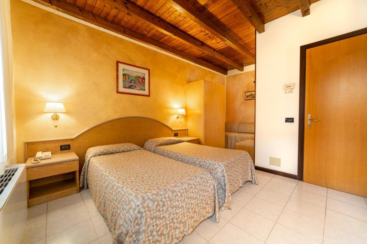 Albergo Ristorante Leon d'Oro Este Extérieur photo